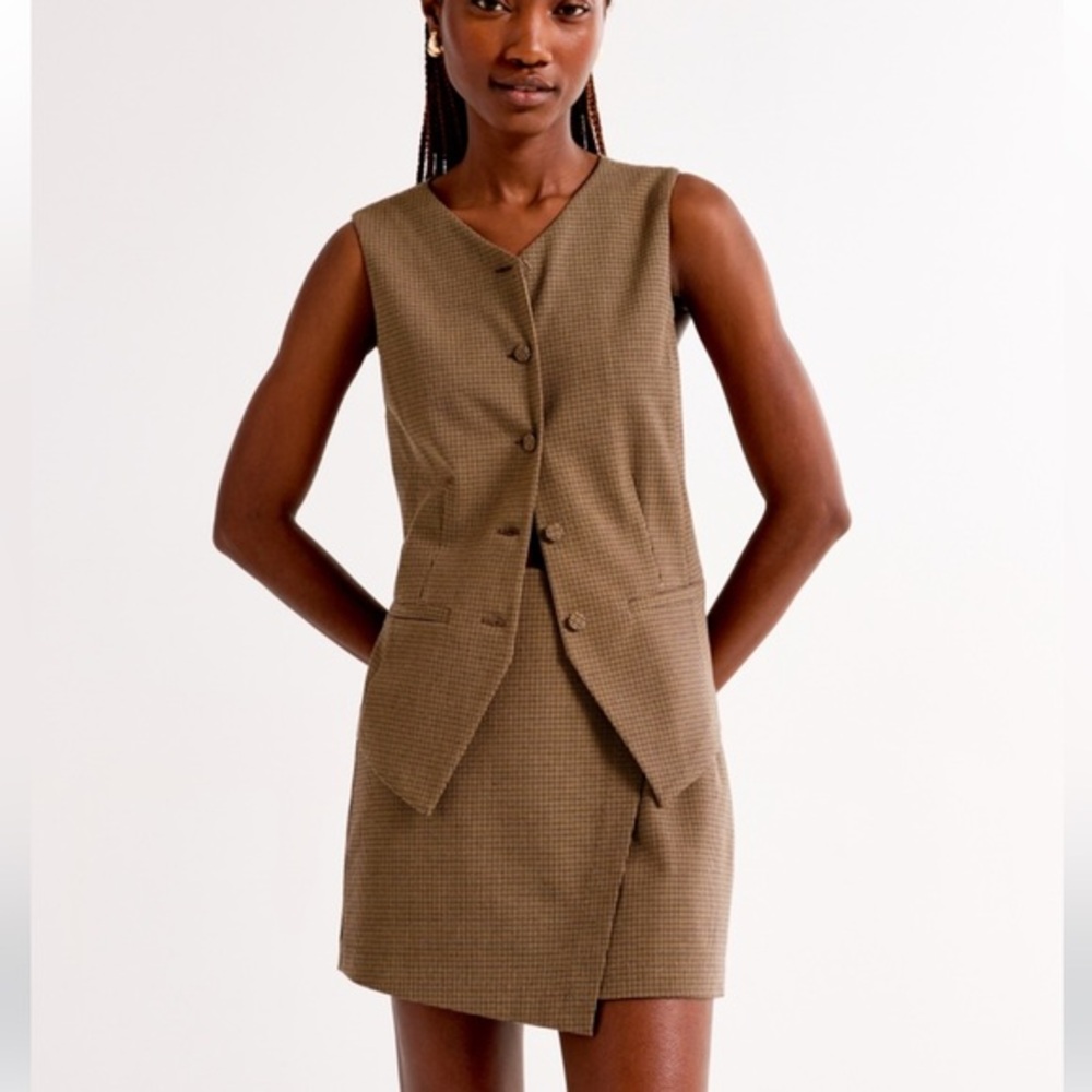 Abercrombie High Rise Tailored Wrap Mini Skort
